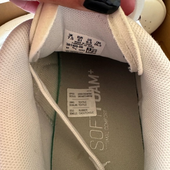 Puma Men's Classic White Sneakers - Picture 4 of 6